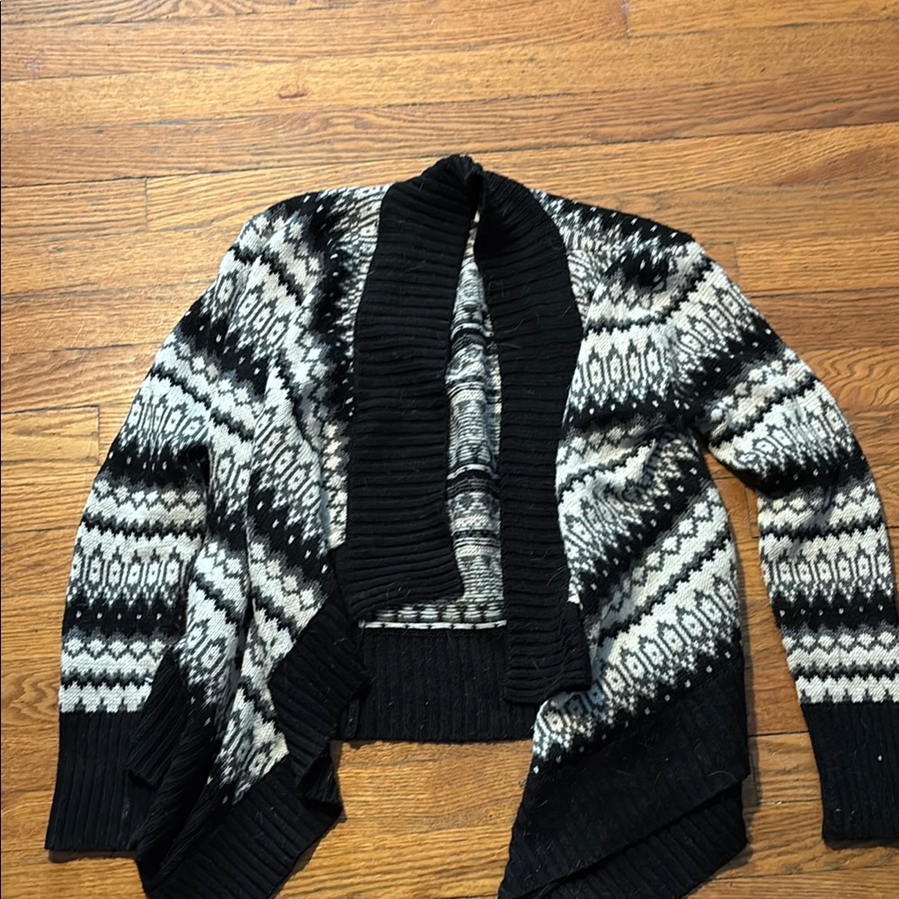 Black and White Patterned Women's Sweater